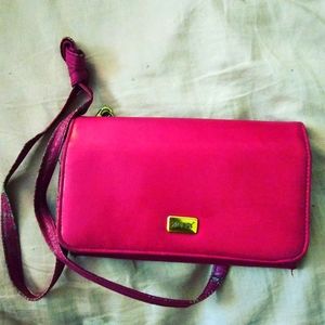 Magneta leather purse